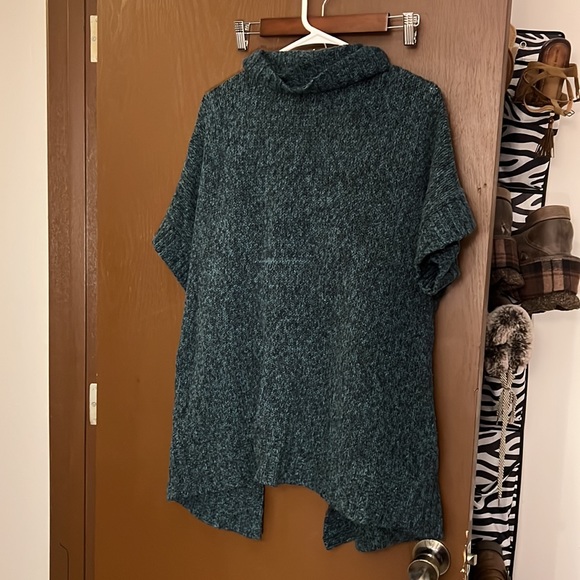Teal and black knit sweater - Picture 7 of 8